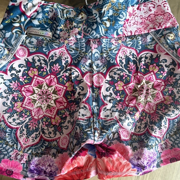 Labella Mafia Floral Bootie Shorts - Picture 3 of 4